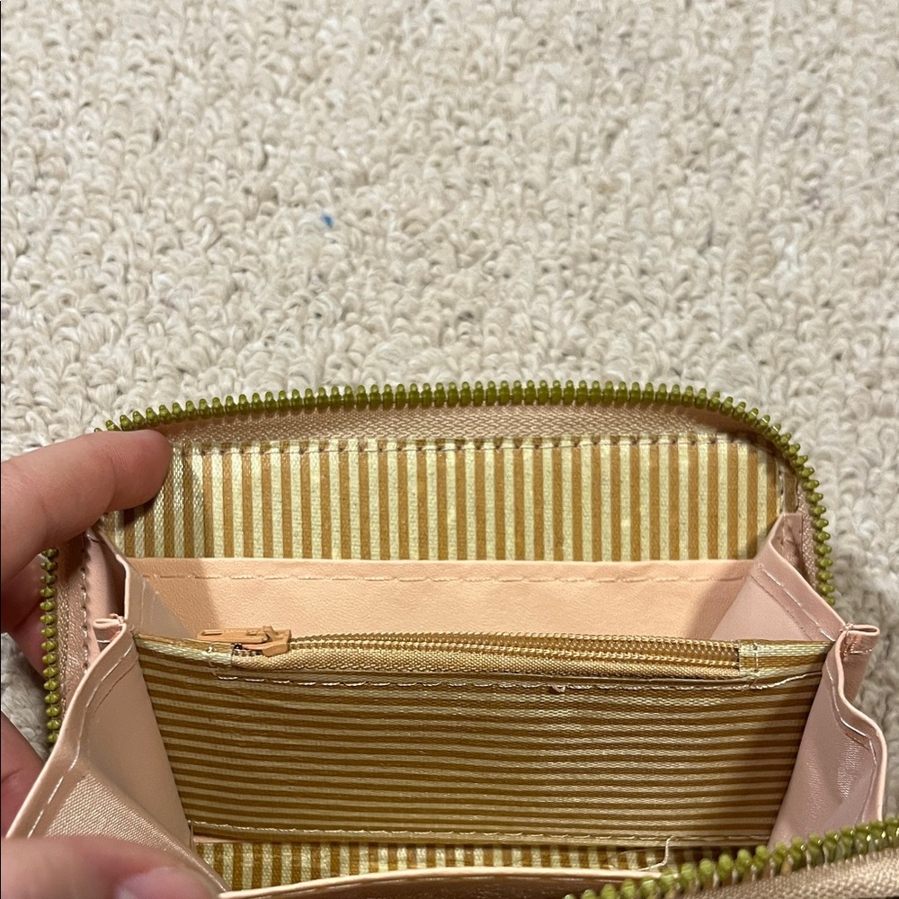 Chic Cream Patterned Wallet - Picture 3 of 4